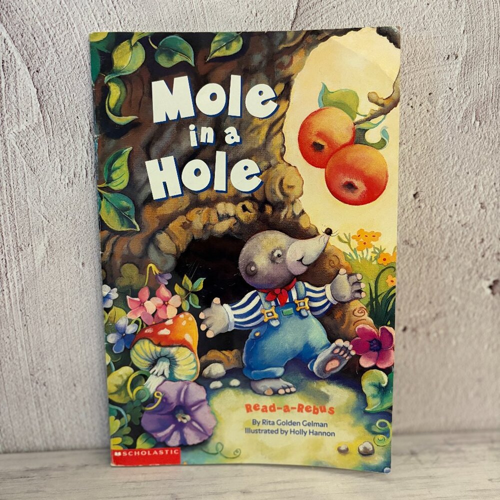 5 for $15 📕, Mole in a Hole, Step into Reading, Scholastic (SKU: 178MI)